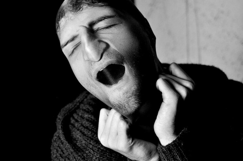 Photo chronic throat hoarseness